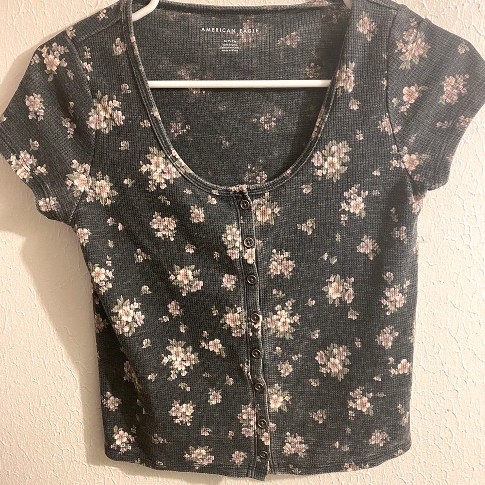 american eagle floral top